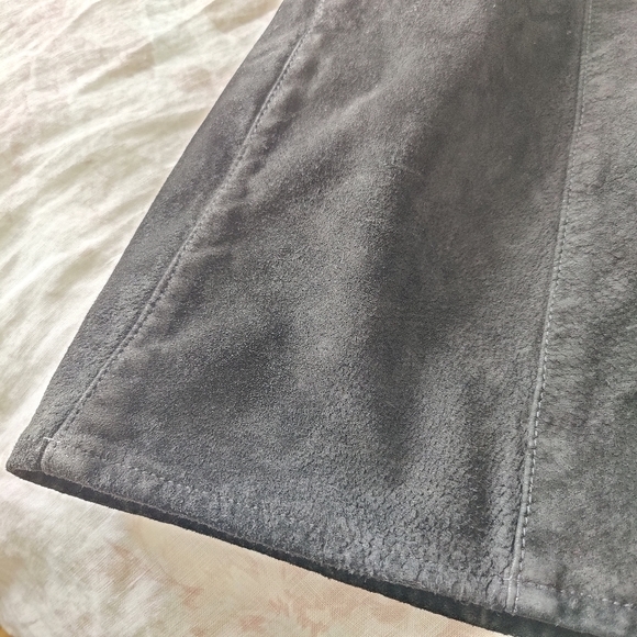 Suede black 🖤 mini skirt • Skotts Suede (washable 🥰) | Size 11 - Picture 13 of 16